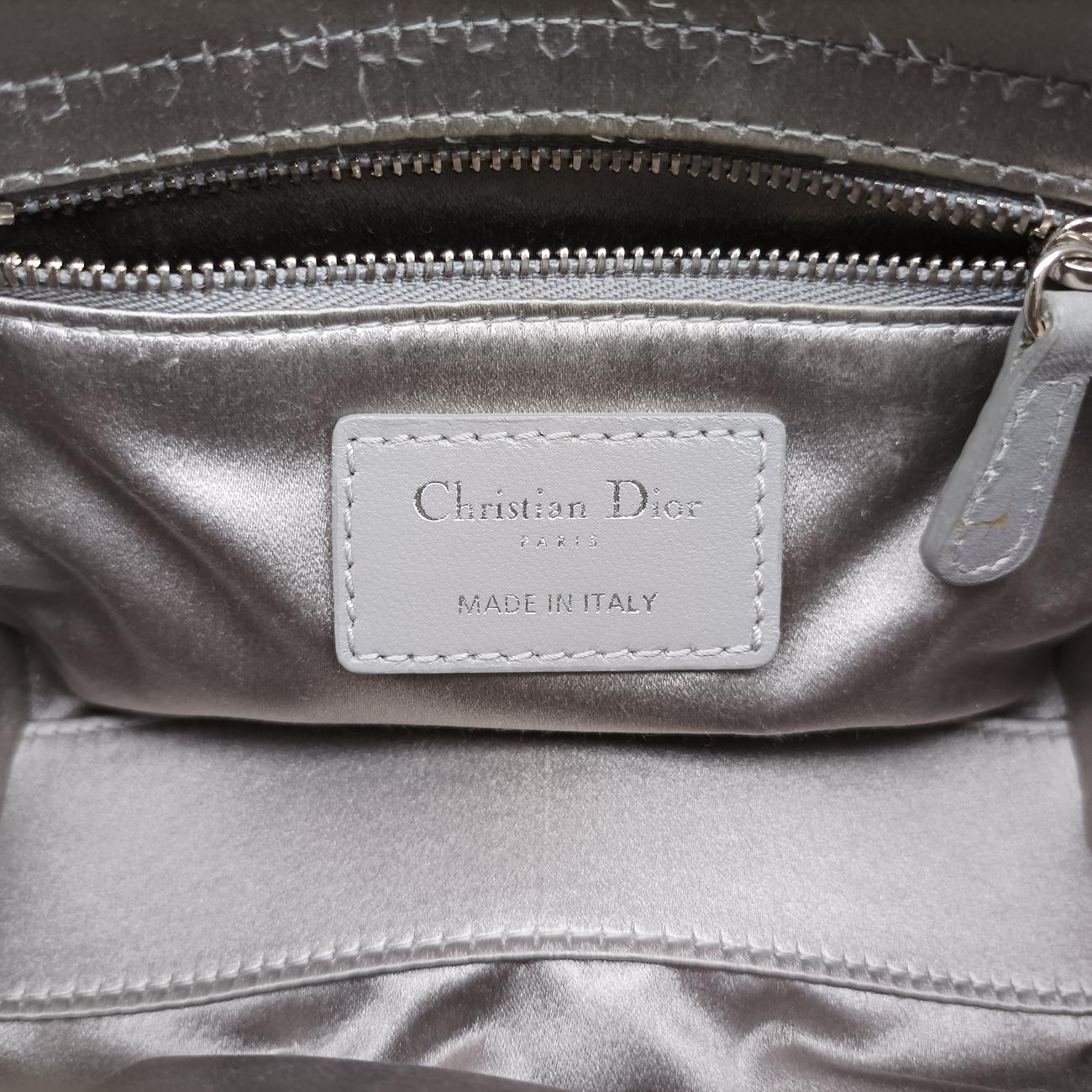 Satin Crystal Cannage Mini Lady DiorSilversatin11-MA-0179サテンクリスタル カナージュ ミニ レディ ディオールシルバーサテン11-MA-0179
