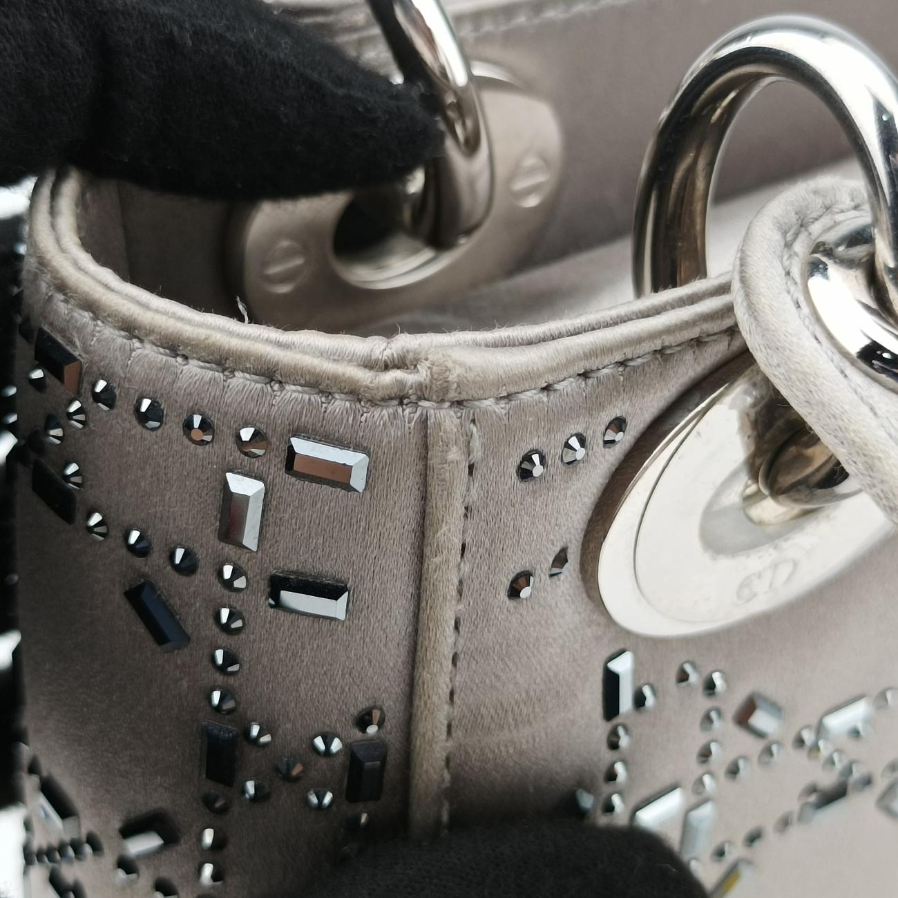 Satin Crystal Cannage Mini Lady DiorSilversatin11-MA-0179サテンクリスタル カナージュ ミニ レディ ディオールシルバーサテン11-MA-0179
