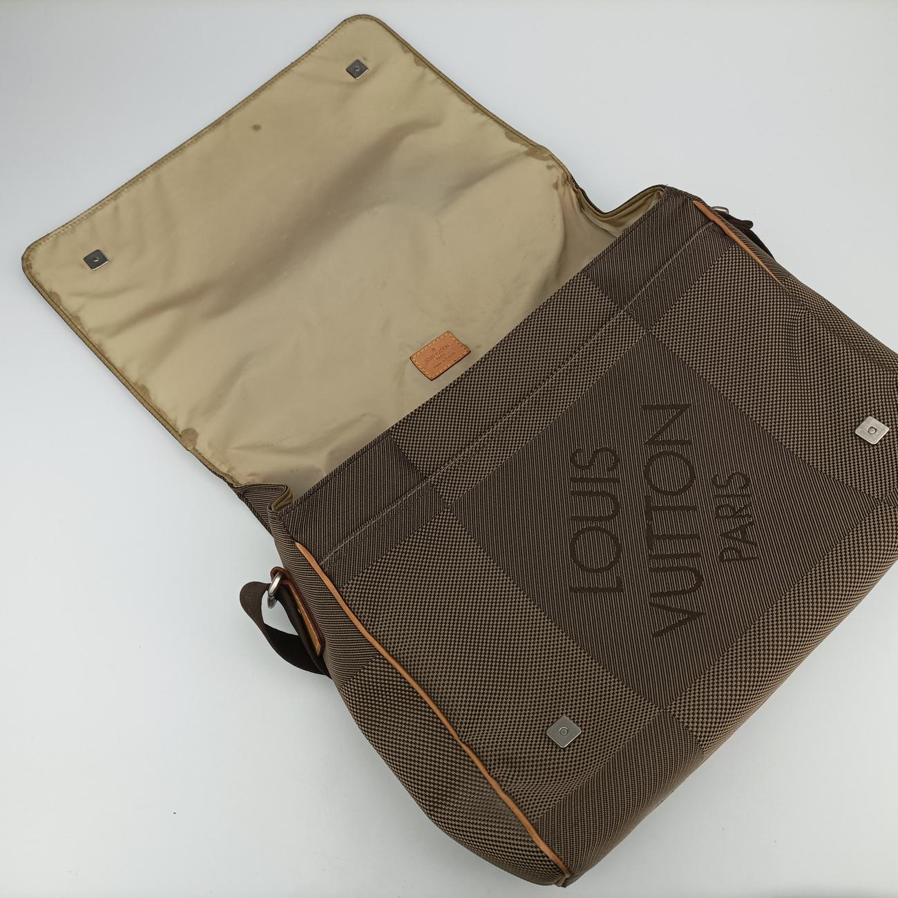 Damier Geant MessagerTailDamier Geant CanvasM93226Lot number unknownダミエジェアン メッセンジャーテールダミエジェアンキャンバスM93226製番不明
