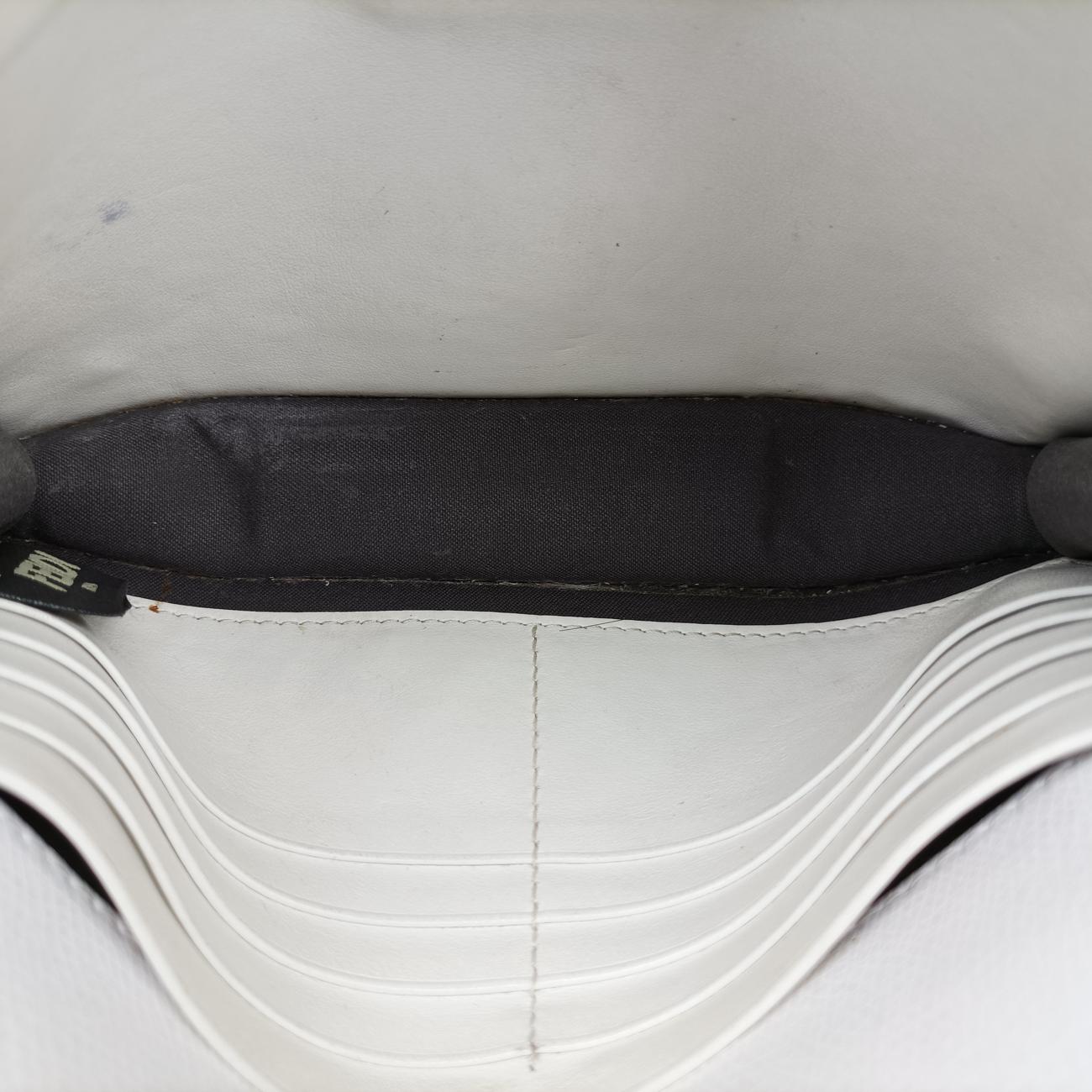 Cruise F is Envelope Kan I logoWhiteLeather8BS0068BS006 A18B 188-8241エフ イズホワイトレザー8BS0068BS006 A18B 188-8241