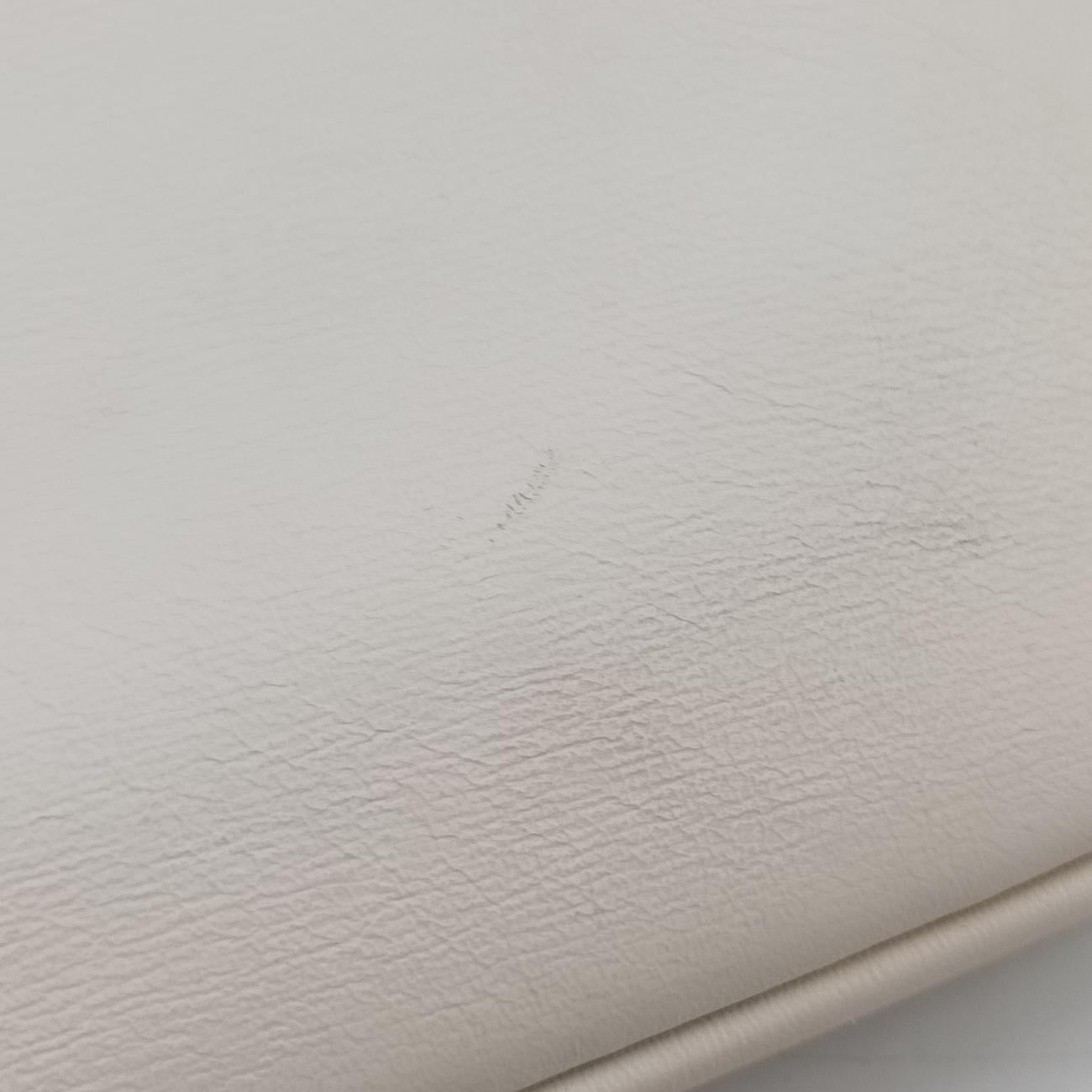 RajahWhiteLeather537241D029494963ラジャホワイトレザー537241D029494963