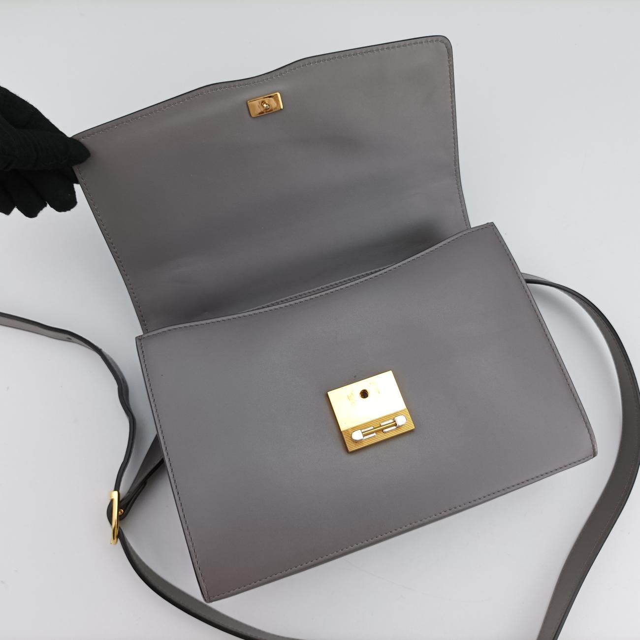 ZUMIGreyLeather576388D030210121ズゥミグレーレザー576388D030210121