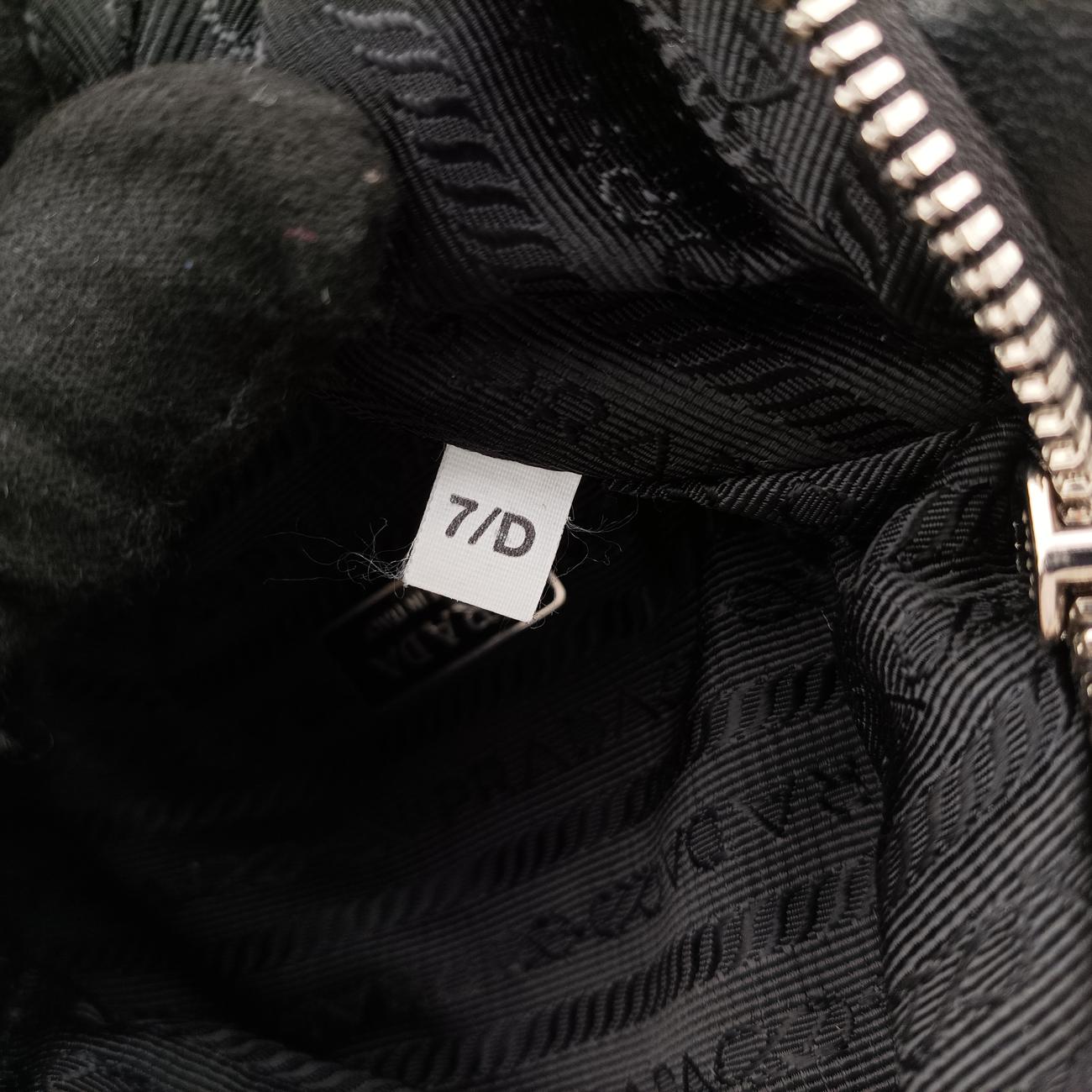 Padded Nappa triangleBlacklambskin1BA3157/Dパデッド ナッパ トライアングルブラックラムスキン1BA3157/D