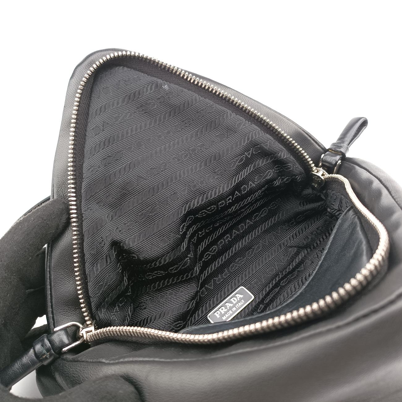 Padded Nappa triangleBlacklambskin1BA3157/Dパデッド ナッパ トライアングルブラックラムスキン1BA3157/D
