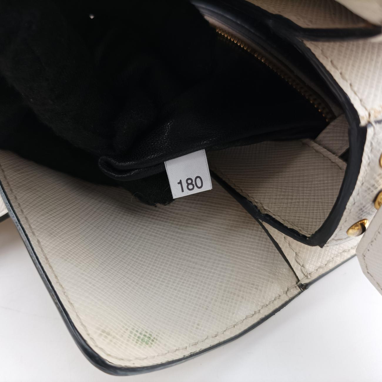 Studded　CahierWhiteSAFFIANO LeatherB5045M180 5スタッズ　カイエホワイトサフィアーノレザーB5045M180 5