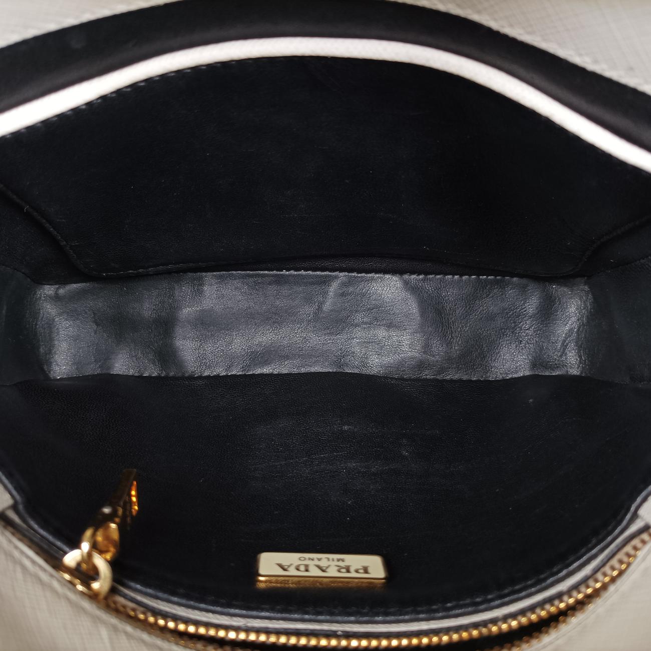 Studded　CahierWhiteSAFFIANO LeatherB5045M180 5スタッズ　カイエホワイトサフィアーノレザーB5045M180 5