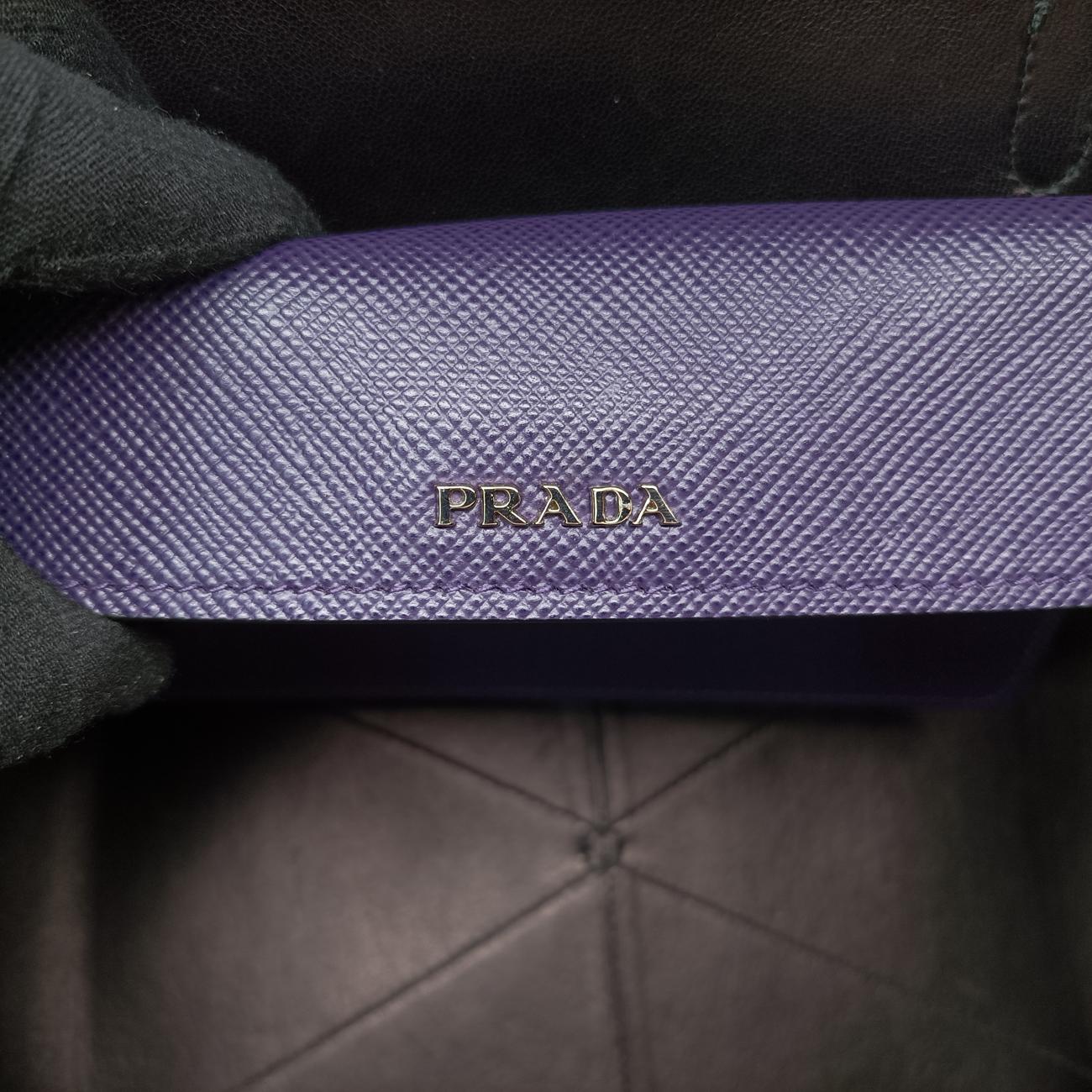 Turn LockPurple x BlackSAFFIANO LeatherBN2821239/Aターンロックパープル×ブラックサフィアーノレザーBN2821239/A