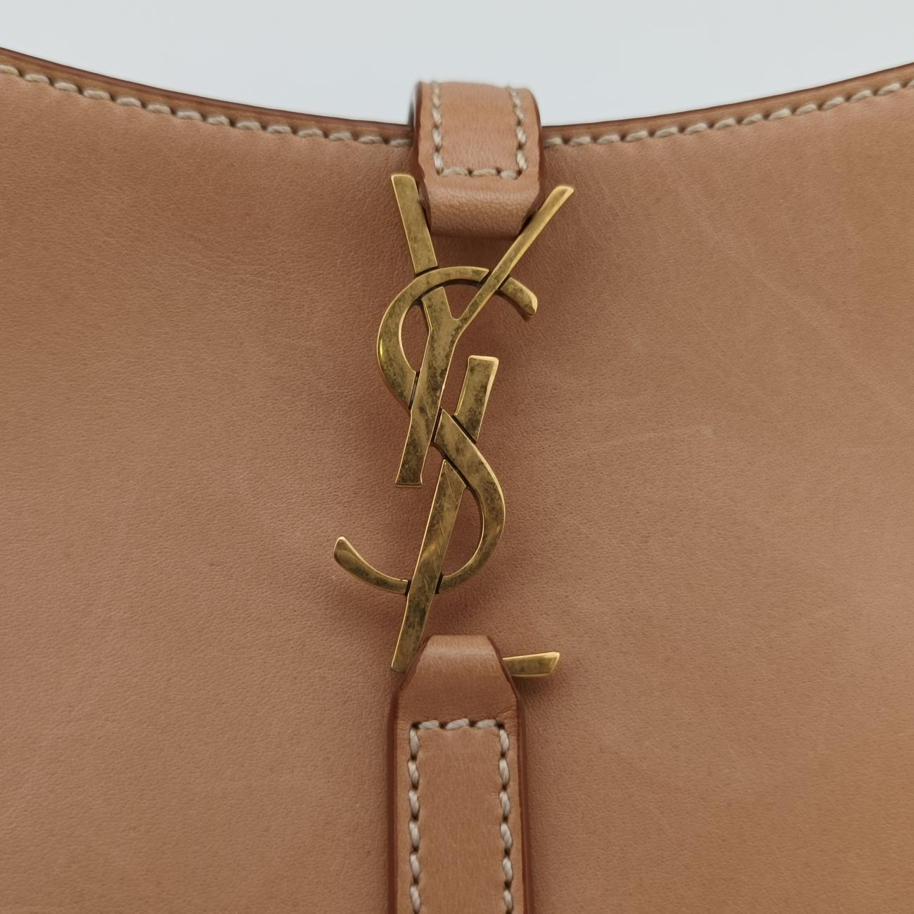 LE 5 a 7 HobobeigeLeather910318MAL910318.0622LE 5 a 7 ホーボーベージュレザー910318MAL910318.0622