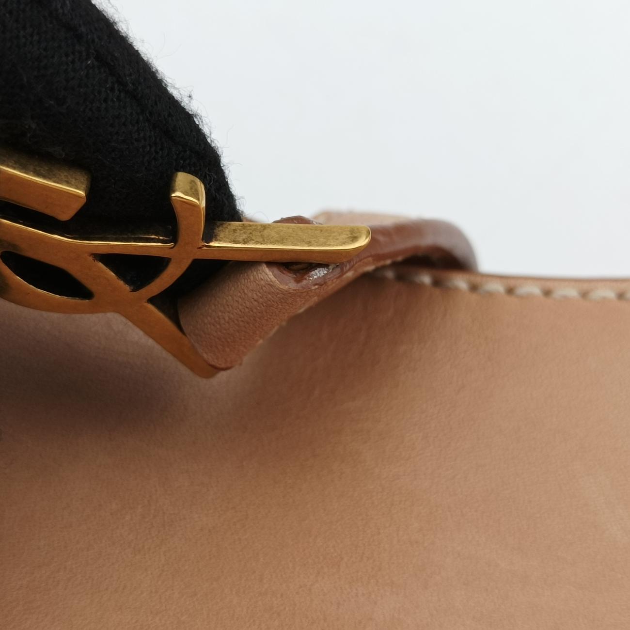 LE 5 a 7 HobobeigeLeather910318MAL910318.0622LE 5 a 7 ホーボーベージュレザー910318MAL910318.0622