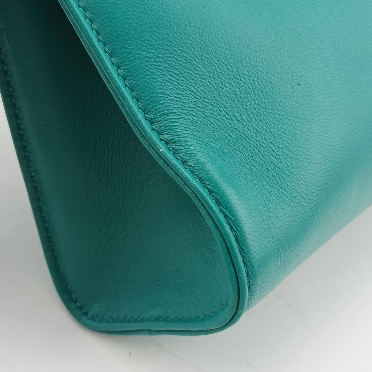 Turquoise Mini ToteGreenlambskin1BG41831/Vトライアングルロゴグリーンラムスキン1BG41831/V