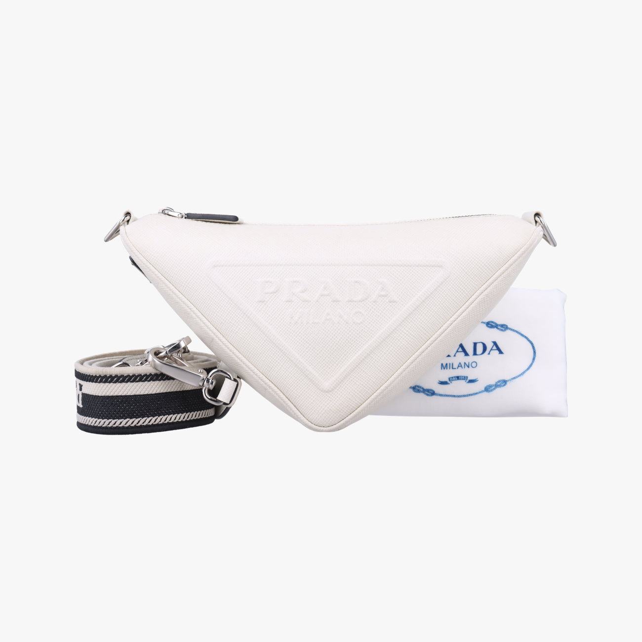 Triangle Logo PlateWhiteSAFFIANO Leather56 5トライアングル ロゴ プレートホワイトサフィアーノレザー56 5