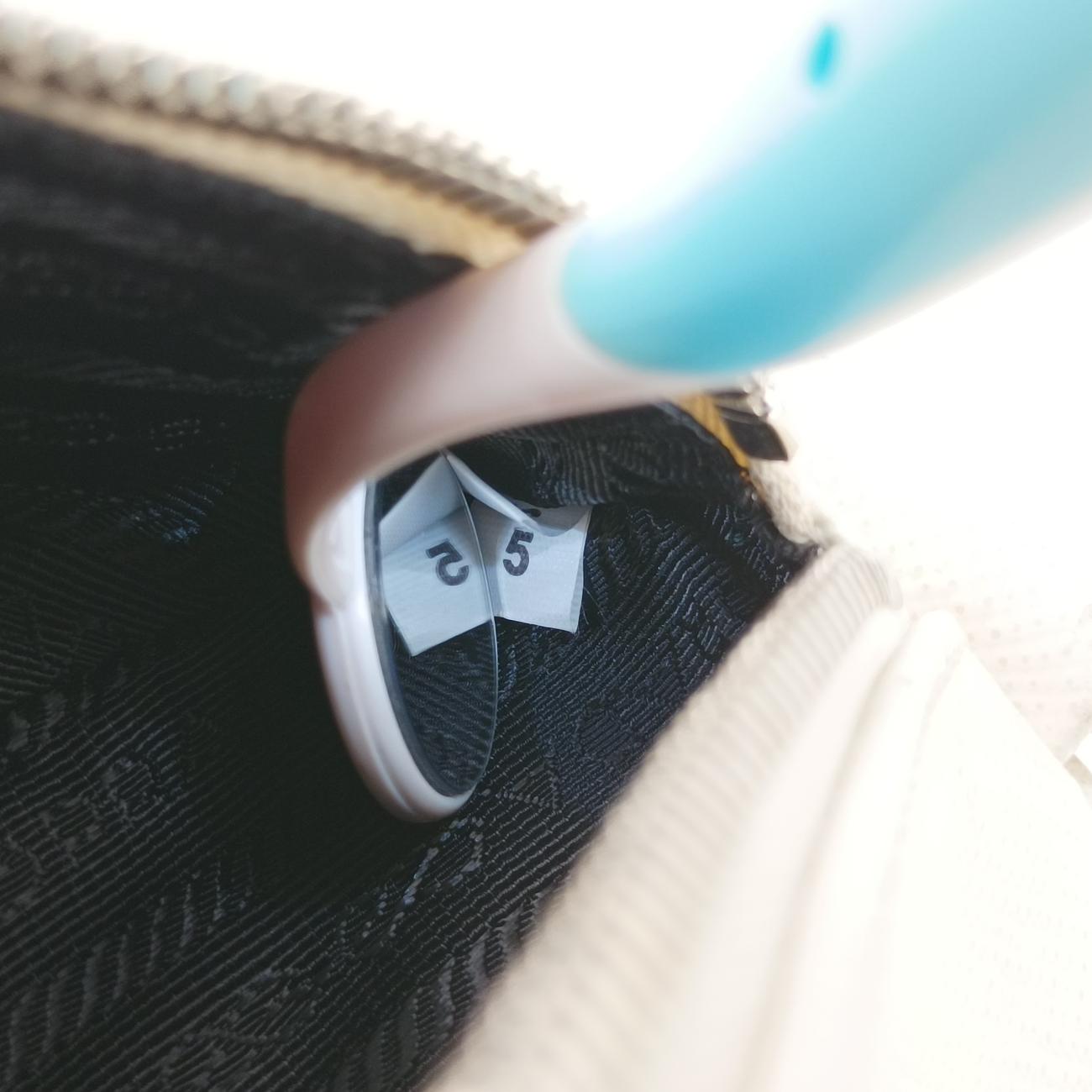 Triangle Logo PlateWhiteSAFFIANO Leather56 5トライアングル ロゴ プレートホワイトサフィアーノレザー56 5
