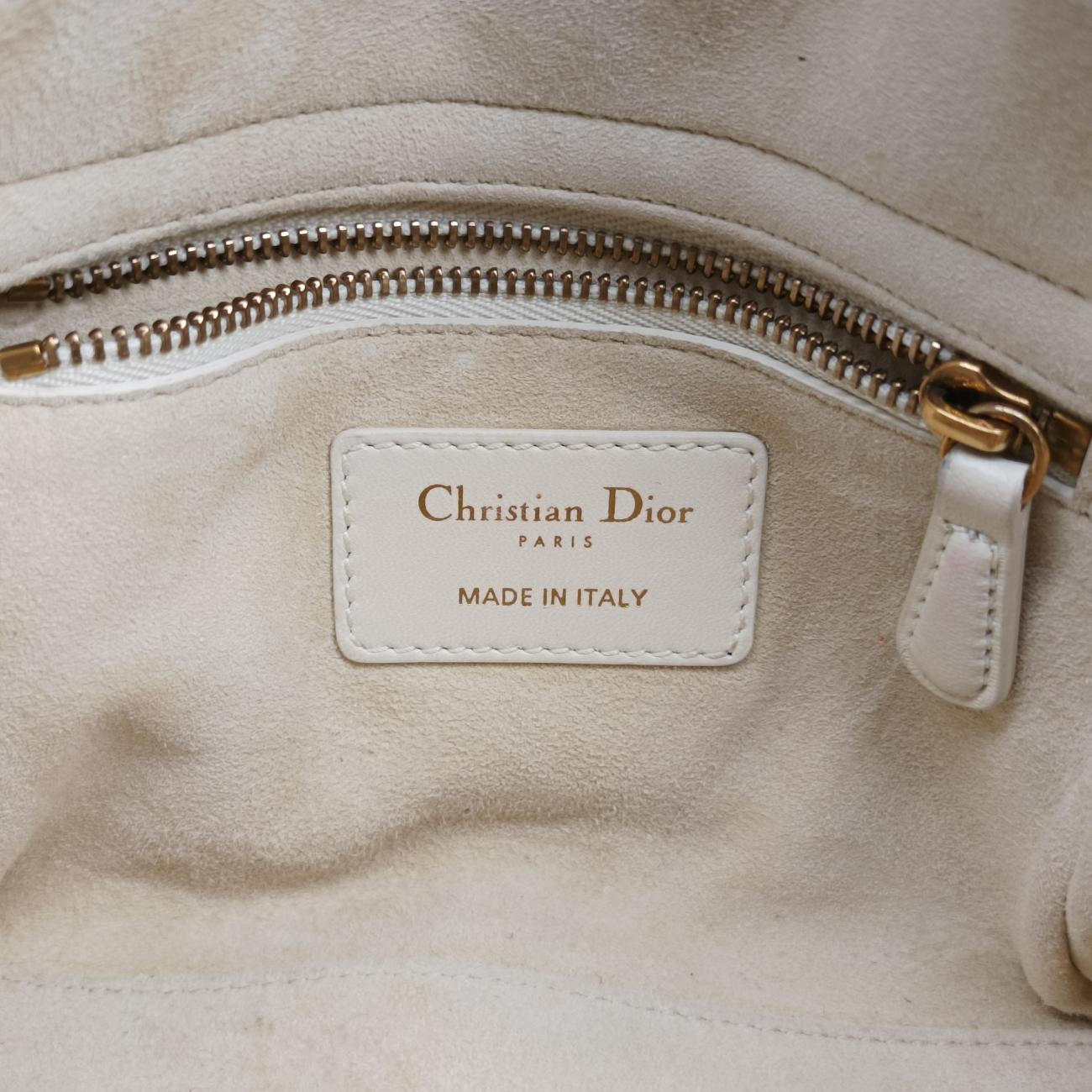 Lady DiorWhiteLeather28-MA-0117レディディオールホワイトレザー28-MA-0117