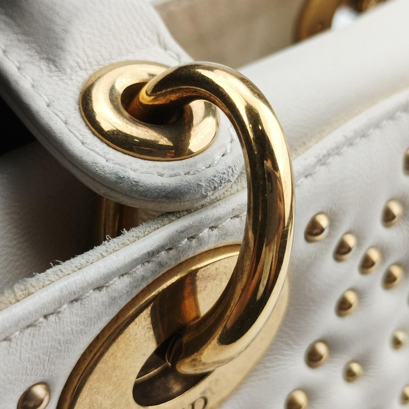 Lady DiorWhiteLeather28-MA-0117レディディオールホワイトレザー28-MA-0117