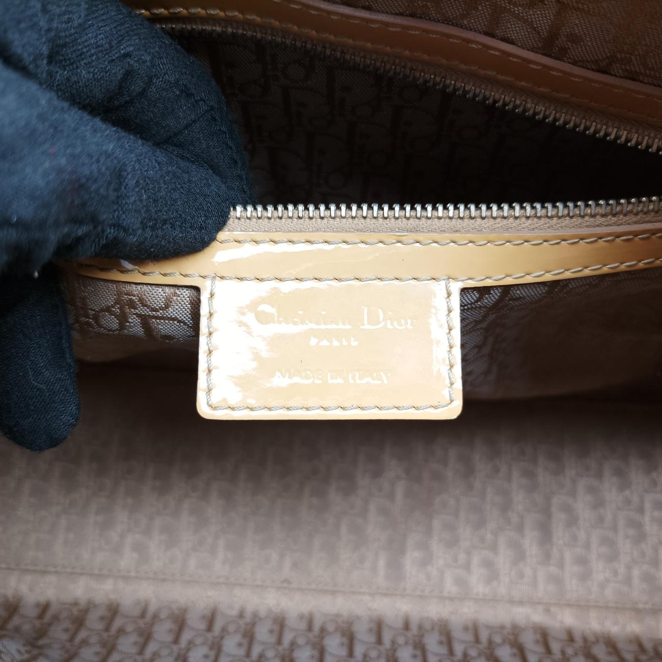 Lady DiorBeigePatent16-BO-0111 Bレディディオール ラージベージュパテント16-BO-0111 B