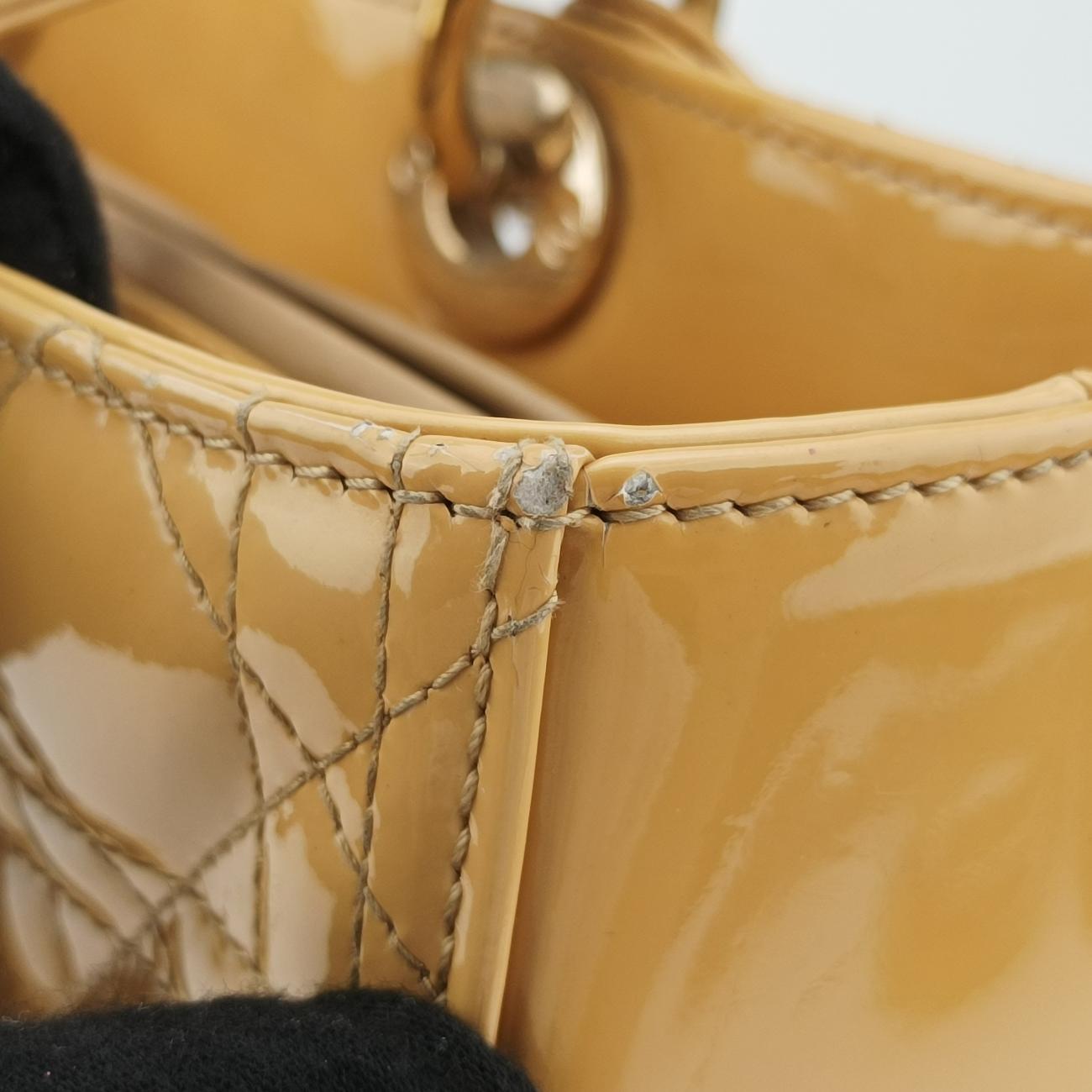 Lady DiorBeigePatent16-BO-0111 Bレディディオール ラージベージュパテント16-BO-0111 B