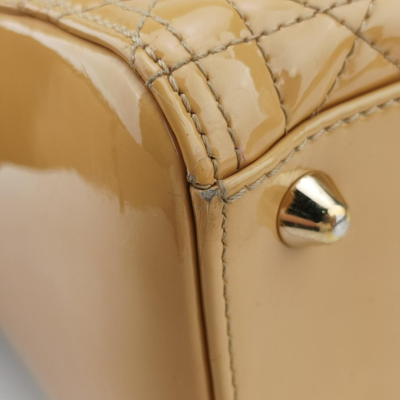 Lady DiorBeigePatent16-BO-0111 Bレディディオール ラージベージュパテント16-BO-0111 B