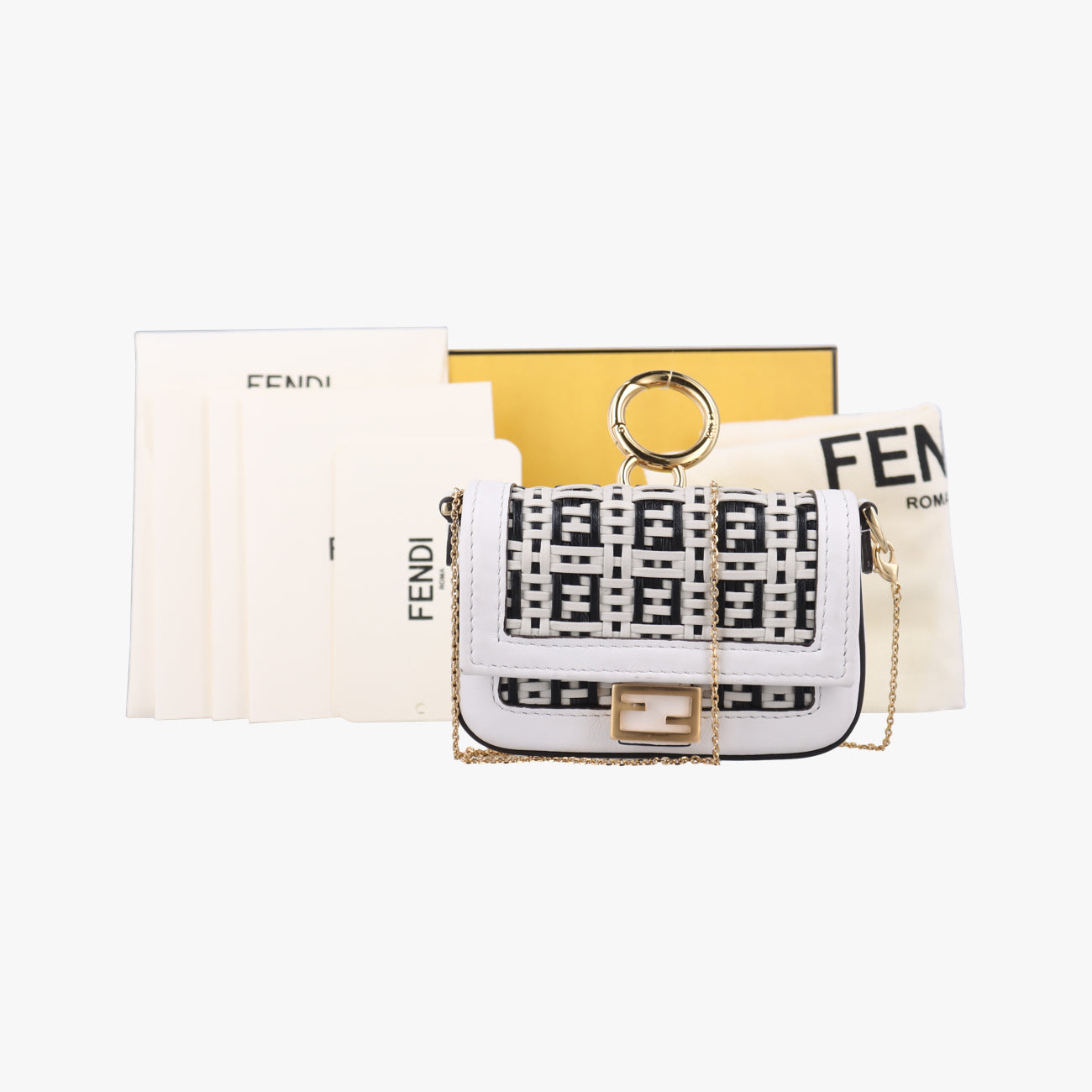 Nano Baguette CharmBlack/WhiteLeather7AR8447AR844-AFCQ-218-0189ナノ バゲット チャームブラック/ホワイトレザー7AR8447AR844-AFCQ-218-0189