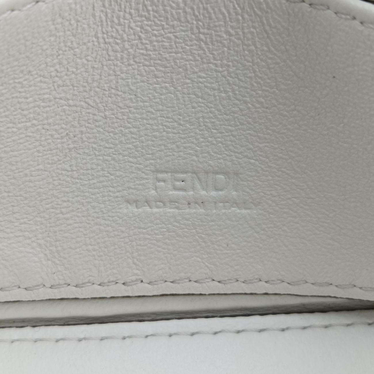 Nano Baguette CharmBlack/WhiteLeather7AR8447AR844-AFCQ-218-0189ナノ バゲット チャームブラック/ホワイトレザー7AR8447AR844-AFCQ-218-0189