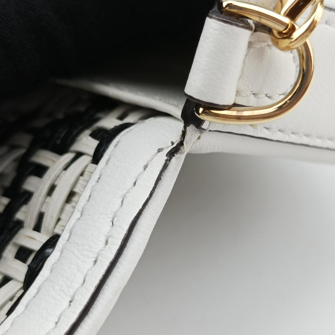 Nano Baguette CharmBlack/WhiteLeather7AR8447AR844-AFCQ-218-0189ナノ バゲット チャームブラック/ホワイトレザー7AR8447AR844-AFCQ-218-0189