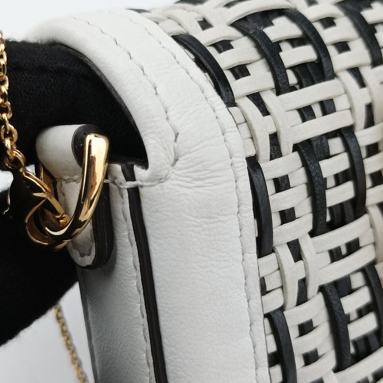 Nano Baguette CharmBlack/WhiteLeather7AR8447AR844-AFCQ-218-0189ナノ バゲット チャームブラック/ホワイトレザー7AR8447AR844-AFCQ-218-0189