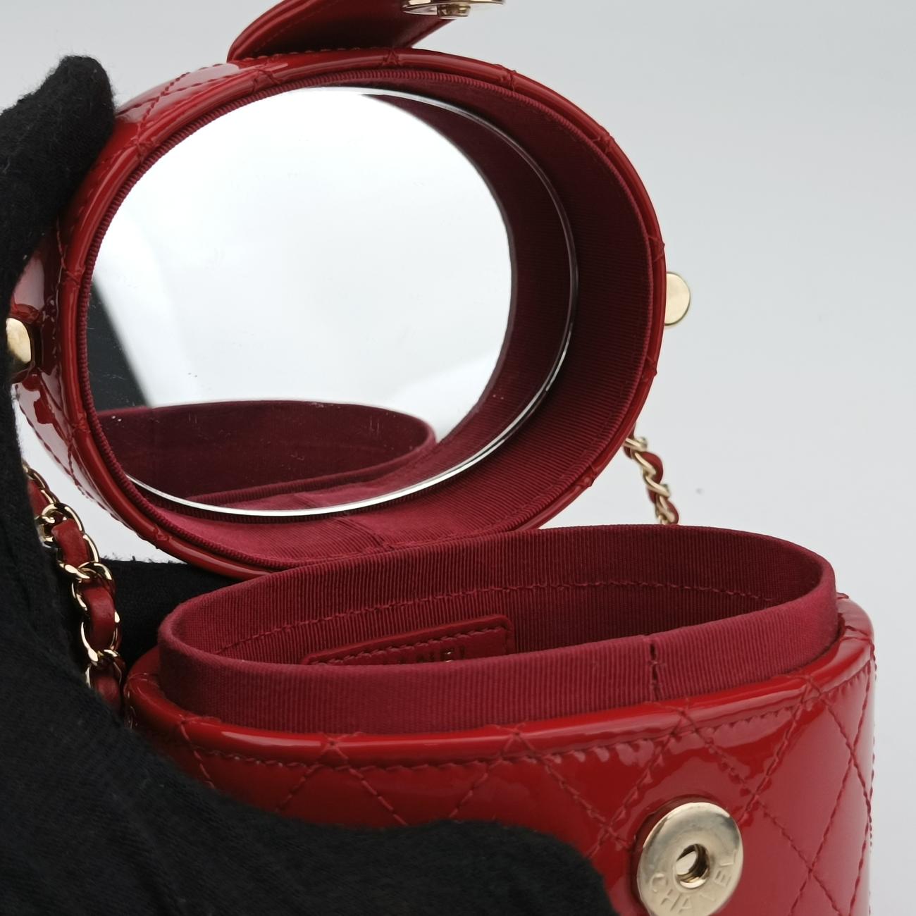 Matelasse CC Allure Vanity CaseRedPatentAP157330581520マトラッセ ココ アリュール バニティ ケースレッドパテントAP157330581520