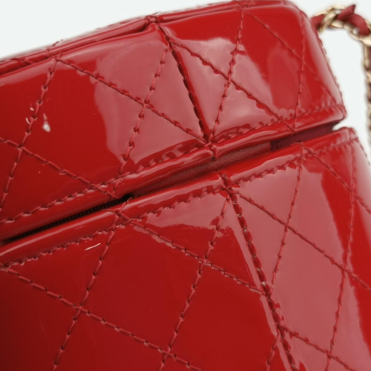 Matelasse CC Allure Vanity CaseRedPatentAP157330581520マトラッセ ココ アリュール バニティ ケースレッドパテントAP157330581520
