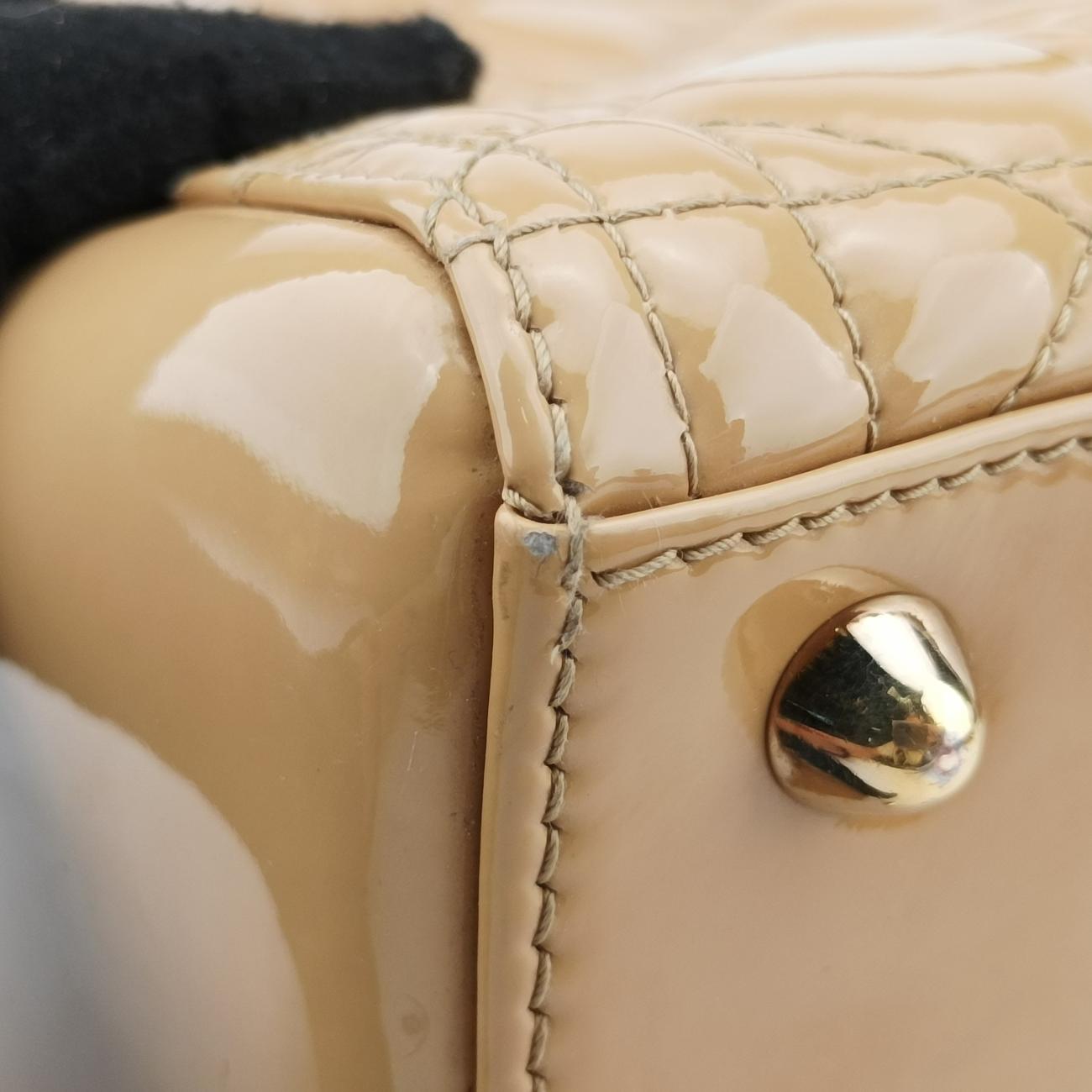 Lady DiorBeigePatent16-BO-0141 Bレディディオールベージュパテント16-BO-0141 B