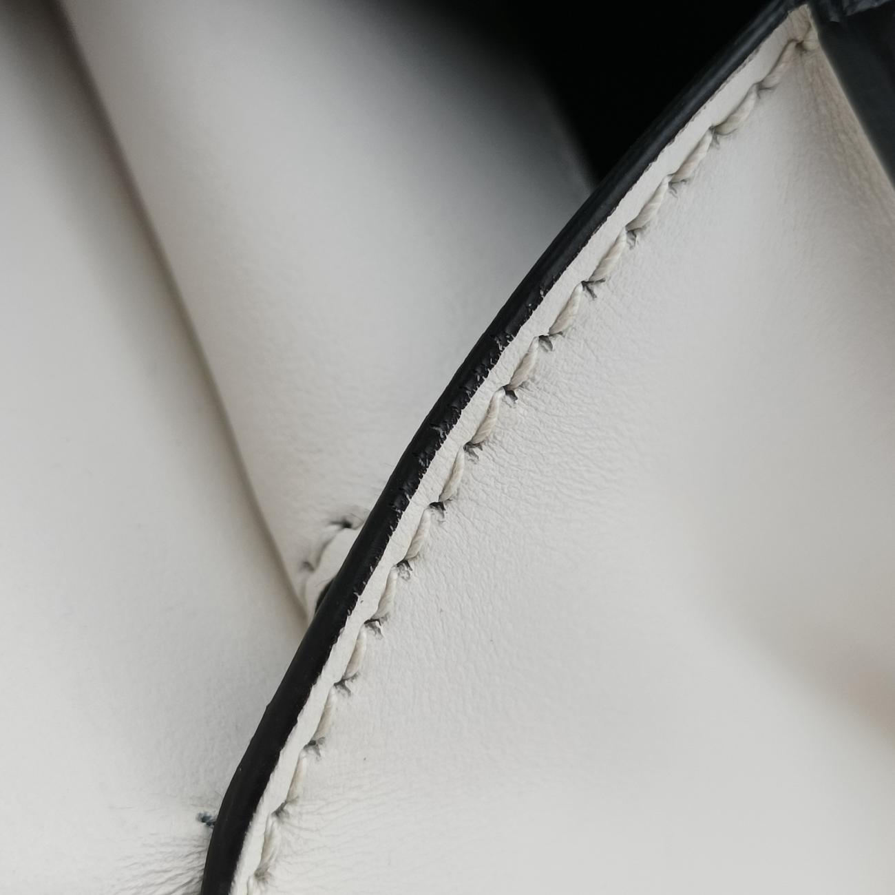 CahierBlack×whiteLeather×SAFFIANO Leather1BD04525 Lカイエブラック×ホワイトレザー×サフィアーノレザー1BD04525 L