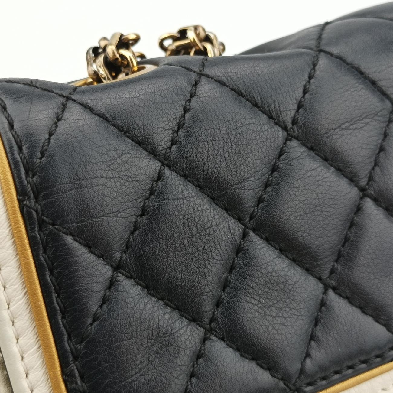2.55 chainBlack×whiteLeatherA67500177360292.55チェーンブラック×ホワイトレザーA6750017736029