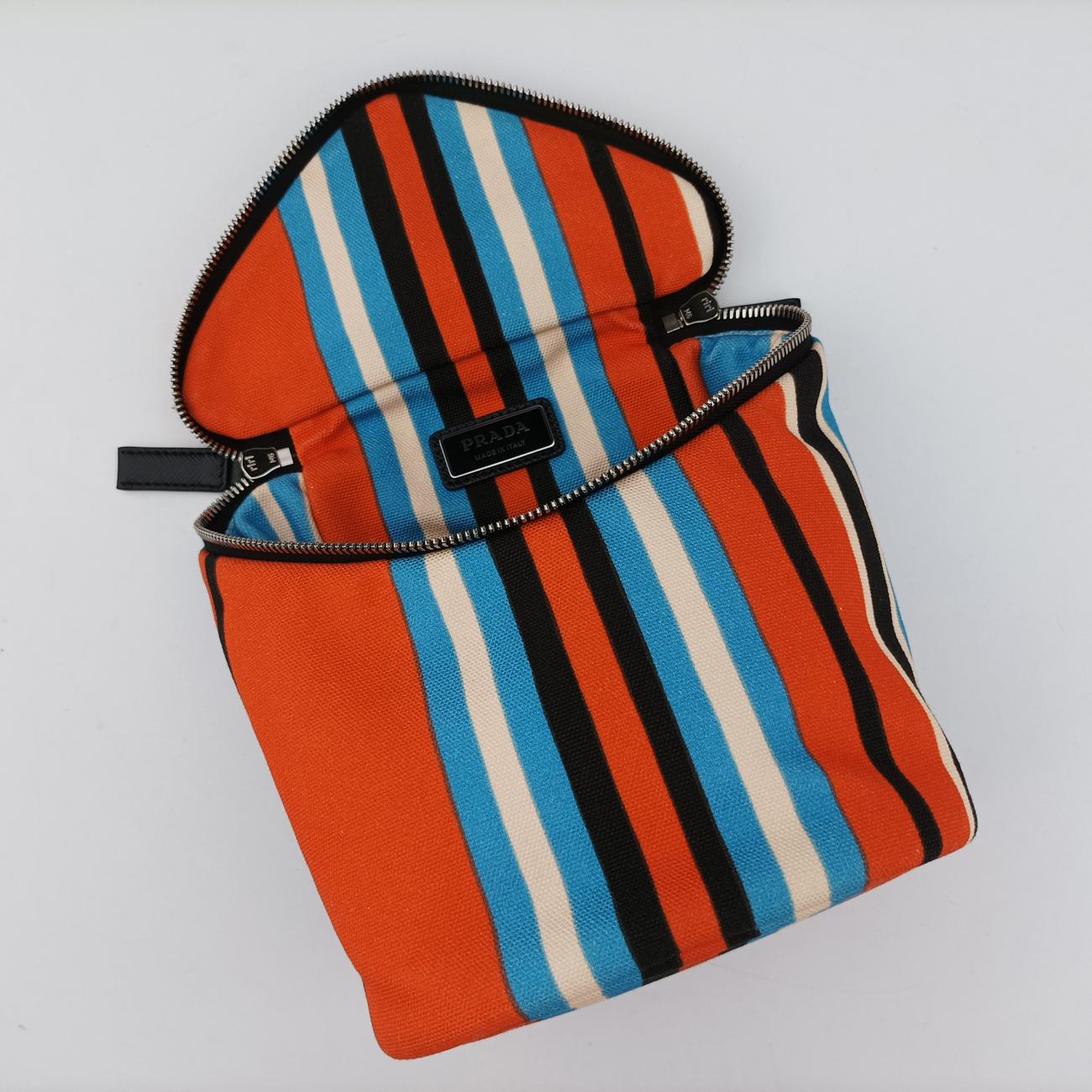 Pochette Triangle Logo StripeMulticolourCanvas2VH147トライアングルロゴ ストライプマルチカラーキャンバス2VH147