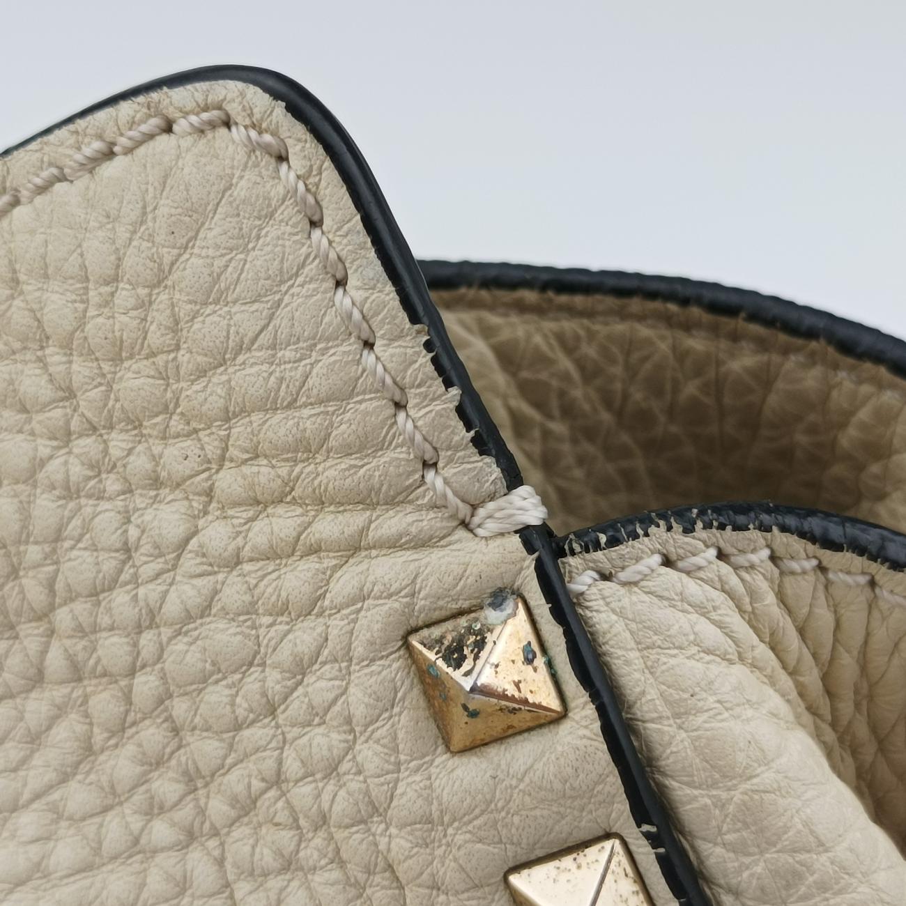 RockstudWhiteLeatherLot number unknownロックスタッズホワイトレザー製番不明