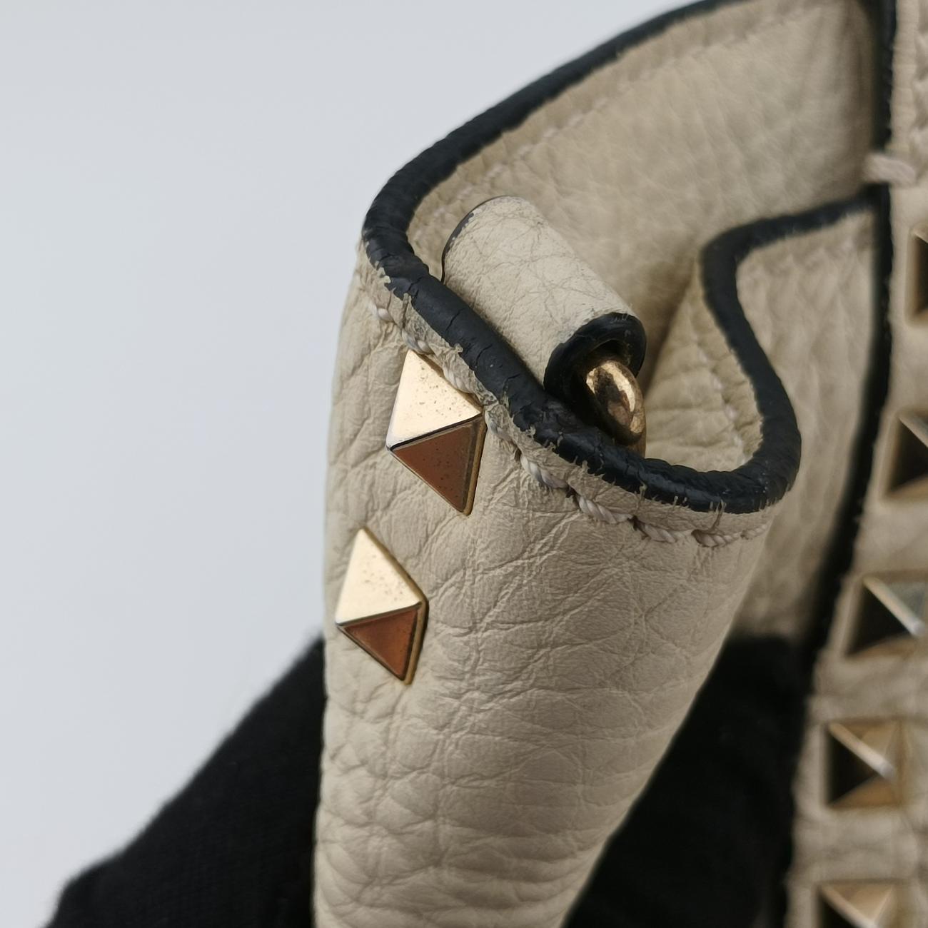 RockstudWhiteLeatherLot number unknownロックスタッズホワイトレザー製番不明