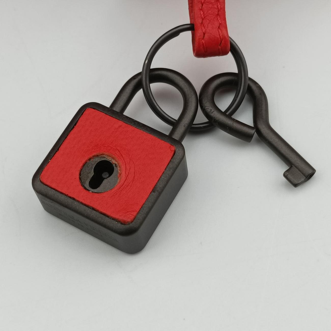 Intrecciato CubeRedlambskinB00212862Jイントレチャート キューボレッドラムスキンB00212862J