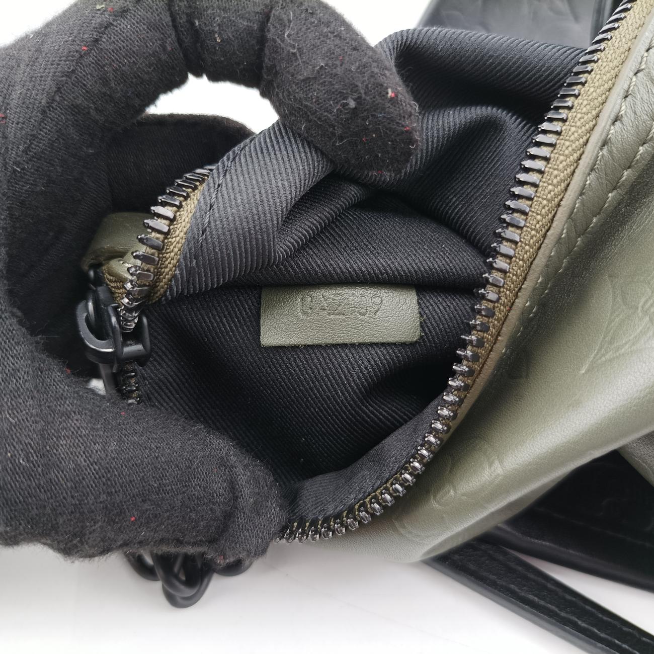 Flat MessengerNoirLeatherM44635CA2109 ICチップフラットメッセンジャーノワールレザーM44635CA2109 ICチップ