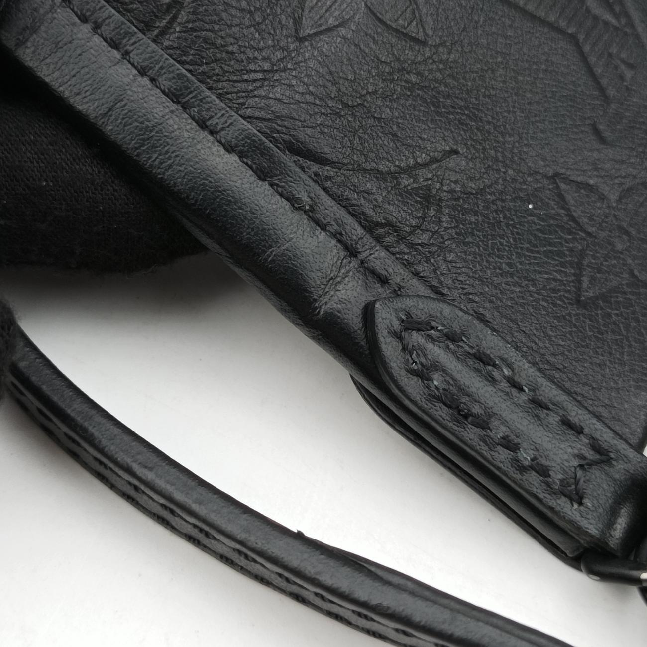 Flat MessengerNoirLeatherM44635CA2109 ICチップフラットメッセンジャーノワールレザーM44635CA2109 ICチップ