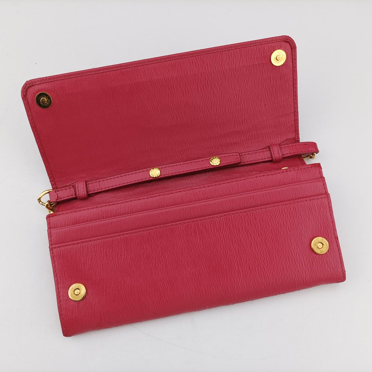 Metal Wallet on Chain Cornflower ClutchPinkSaffiano Leather1MT290165メタル ウォレット オン チェーン コーンフラワー クラッチピンクサフィアーノレザー1MT290165