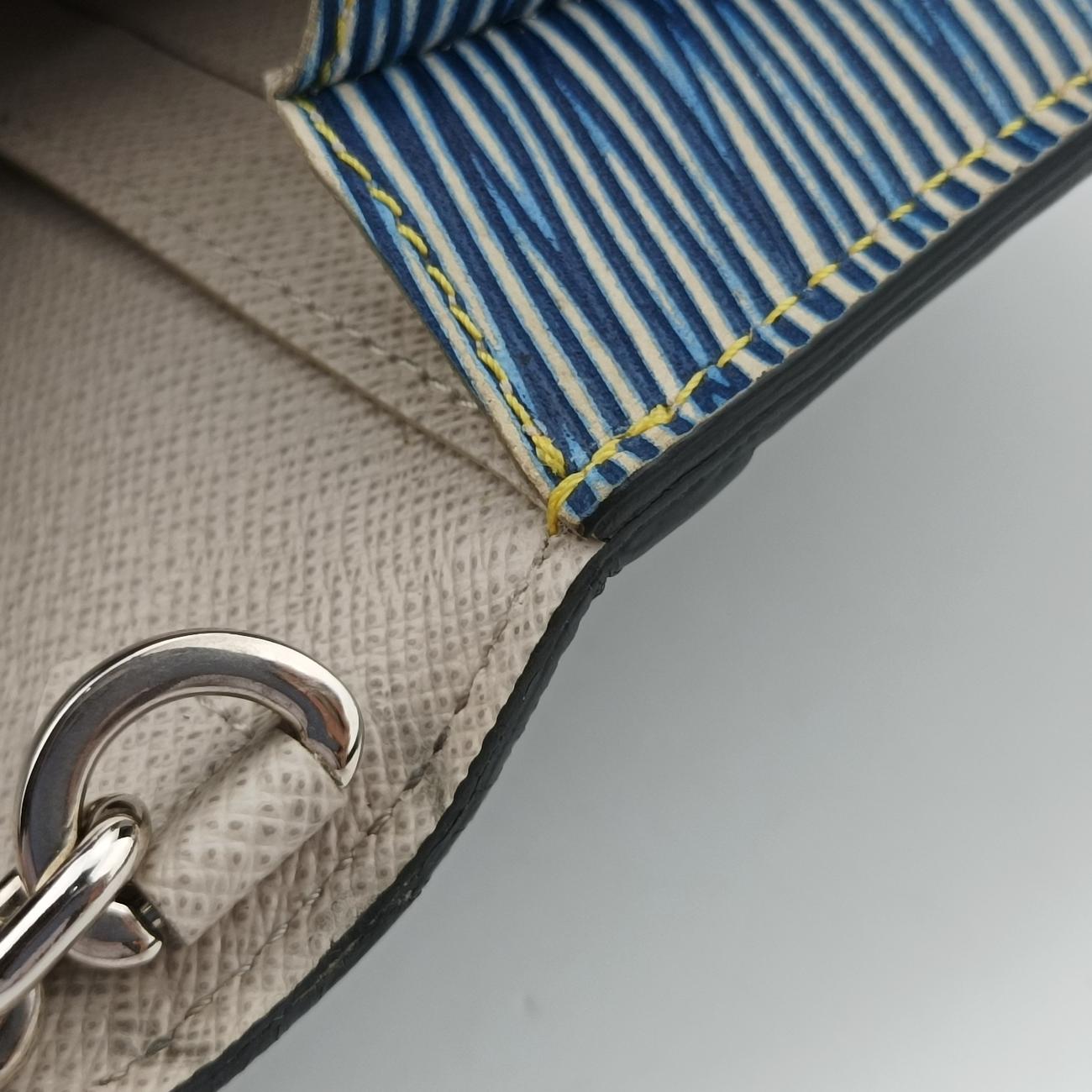 Portefeuille Twist Chain WalletBlueEpiM61036SP0155ポルトフォイユ ツイスト チェーンウォレットブルーエピM61036SP0155