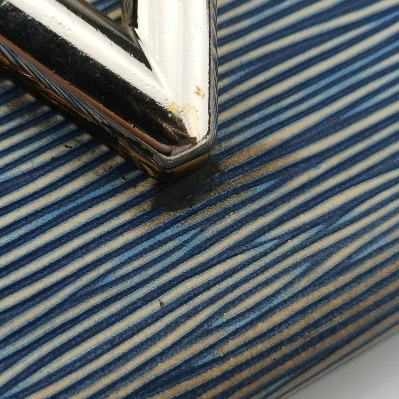 Portefeuille Twist Chain WalletBlueEpiM61036SP0155ポルトフォイユ ツイスト チェーンウォレットブルーエピM61036SP0155