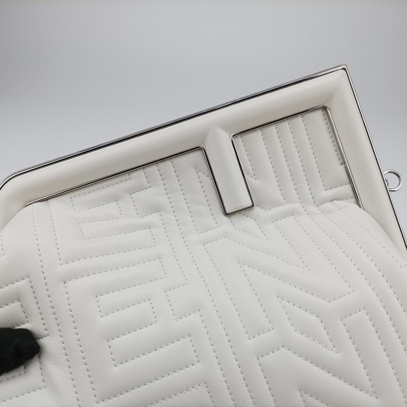 First MidiWhiteLeatherLot number unknownファーストミディホワイトレザー製番不明