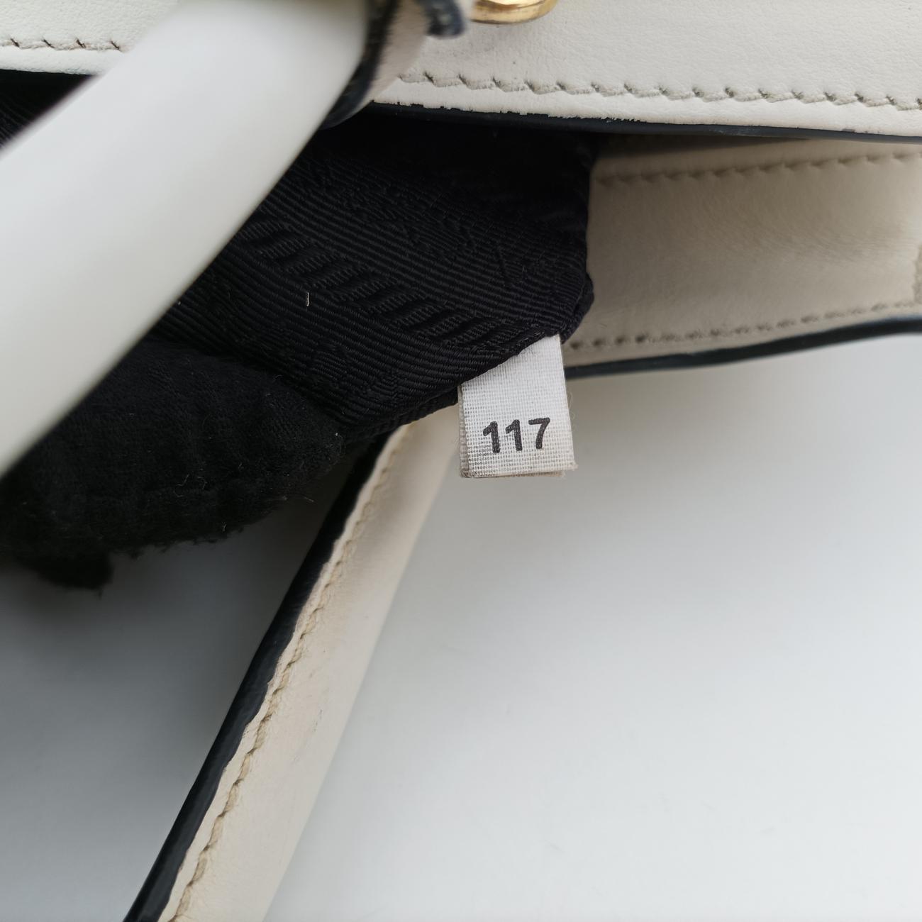 EsplanadeWhiteSAFFIANO Leather1BA045117 Xエスプラナードホワイトサフィアーノレザー1BA045117 X