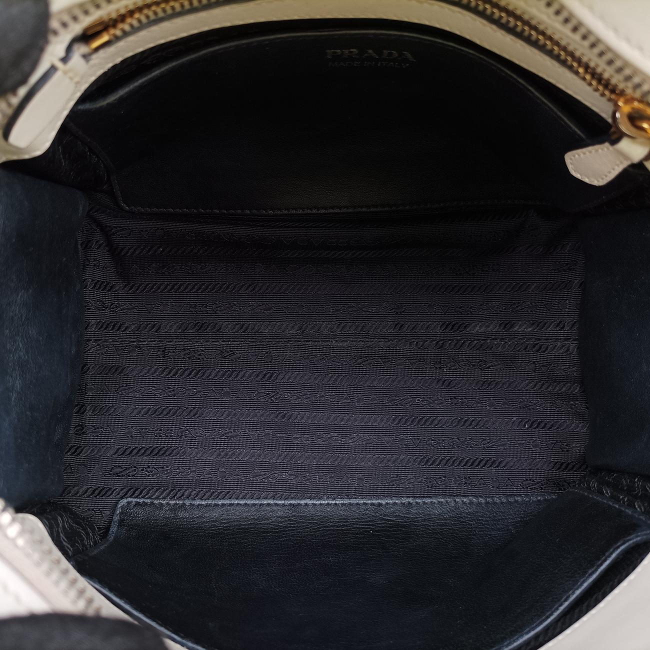 EsplanadeWhiteSAFFIANO Leather1BA045117 Xエスプラナードホワイトサフィアーノレザー1BA045117 X