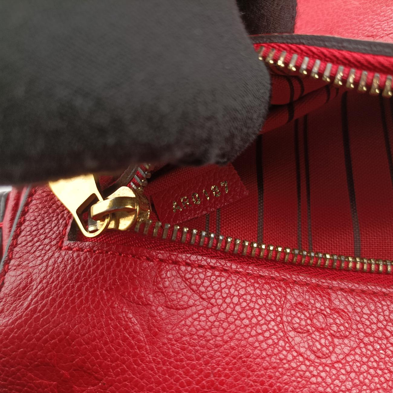 Pochette MeTIS MMScarlet RedMonogram EmpreinteM44155AR0187ポシェットメティスMMスカーレットモノグラム アンプラントM44155AR0187