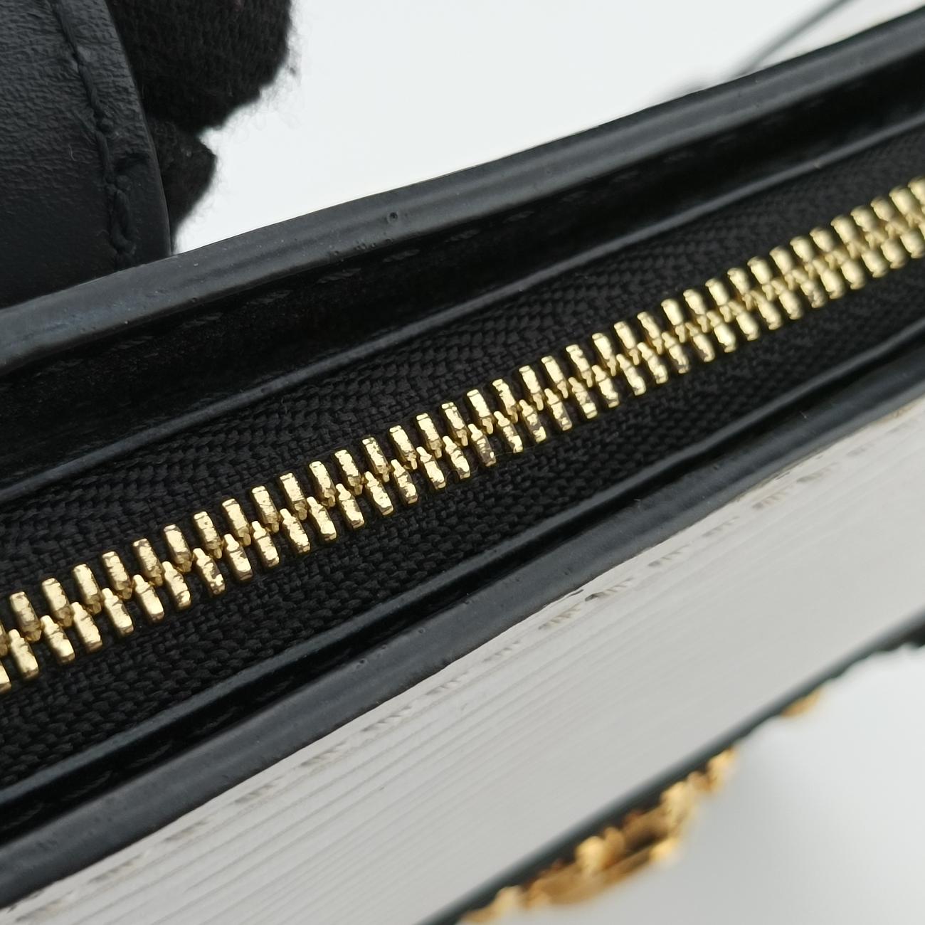 Trunk clutchWhite x BlackLeather x EpiM52151DU3119トランククラッチホワイト×ブラックレザーｘエピM52151DU3119