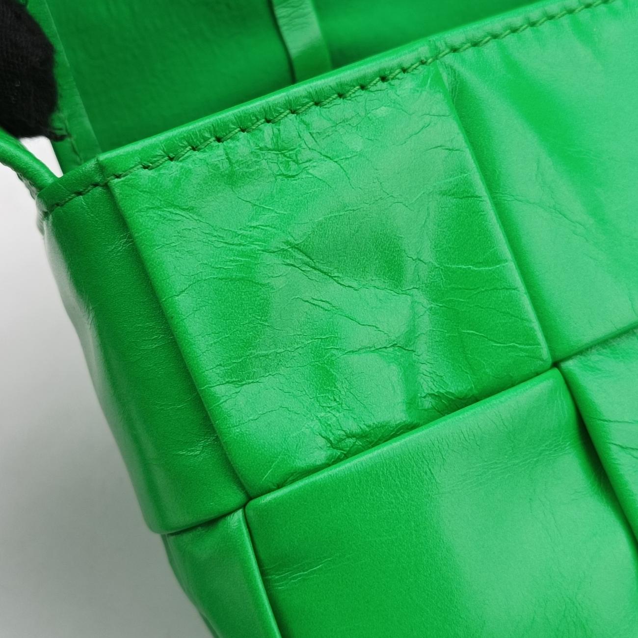 candy cassetteGreenlambskinP01031923Pキャンディ カセットグリーンラムスキンP01031923P