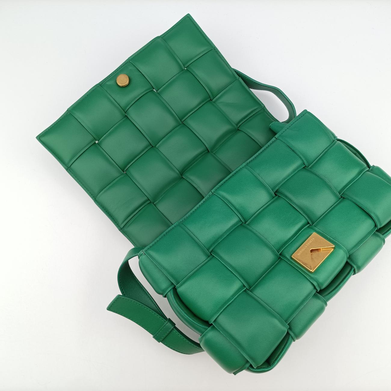 Padded CassetteGreenlambskinB09363002Wパデッド カセットグリーンラムスキンB09363002W