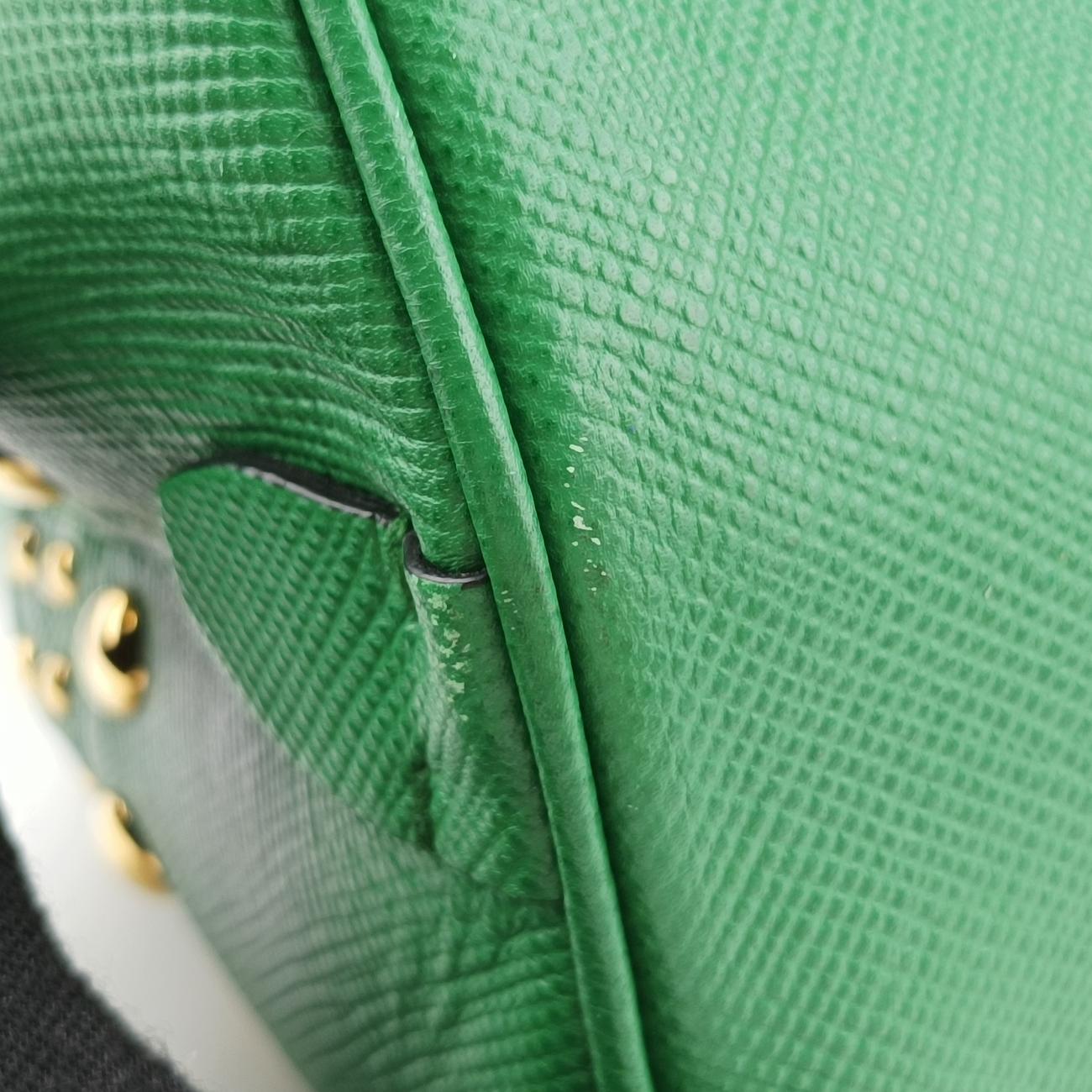 Cuir Studded Open PromenadeGreenSAFFIANO　LeatherBN27536 113プロムナード スタッズグリーンサフィアーノレザーBN27536 113