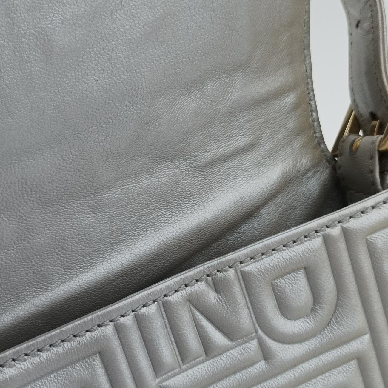 BAGUETTESilverLeather8BR6002370-8BR600-YMU-089マンマバケットシルバーレザー8BR6002370-8BR600-YMU-089