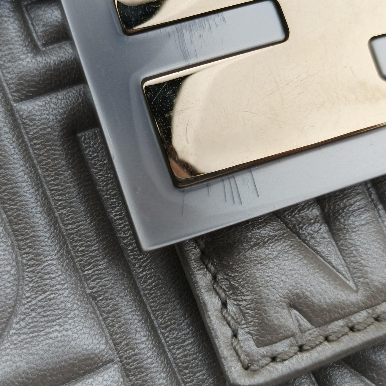 BAGUETTESilverLeather8BR6002370-8BR600-YMU-089マンマバケットシルバーレザー8BR6002370-8BR600-YMU-089