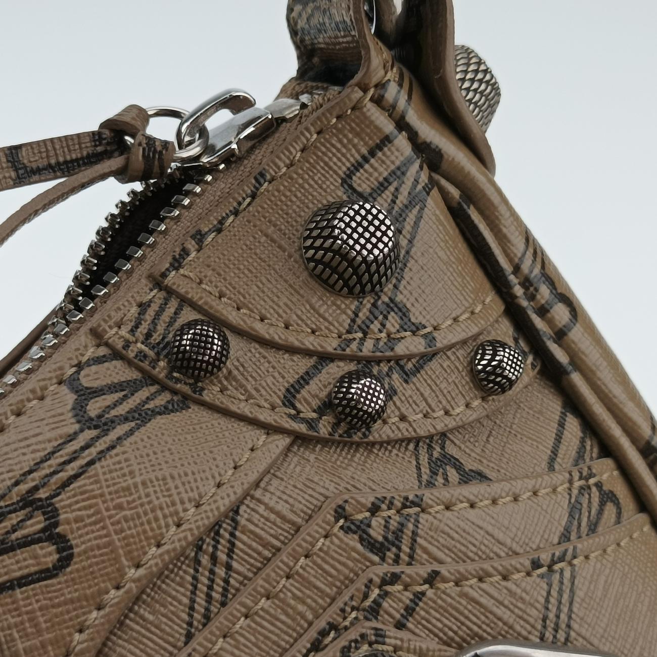 Le Cagole miniBrownPVC Coated Canvas671309.2762.O.628147ル カゴール ミニブラウンPVCコーティングキャンバス671309.2762.O.628147